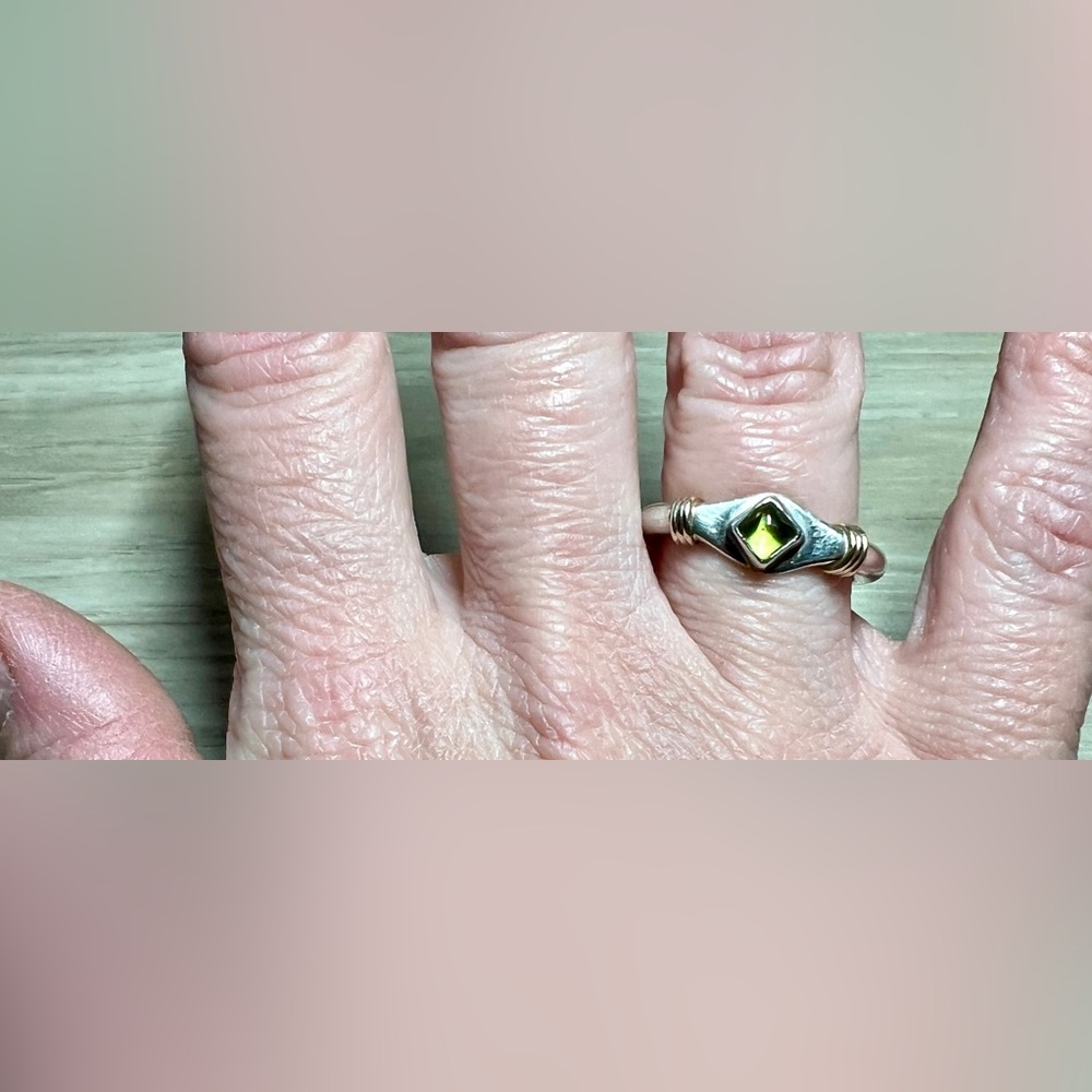 Vintage Handmade Sterling Silver & 14K Gold Peridot Ring, Size 6.75, 5.34g - Picture 7 of 9